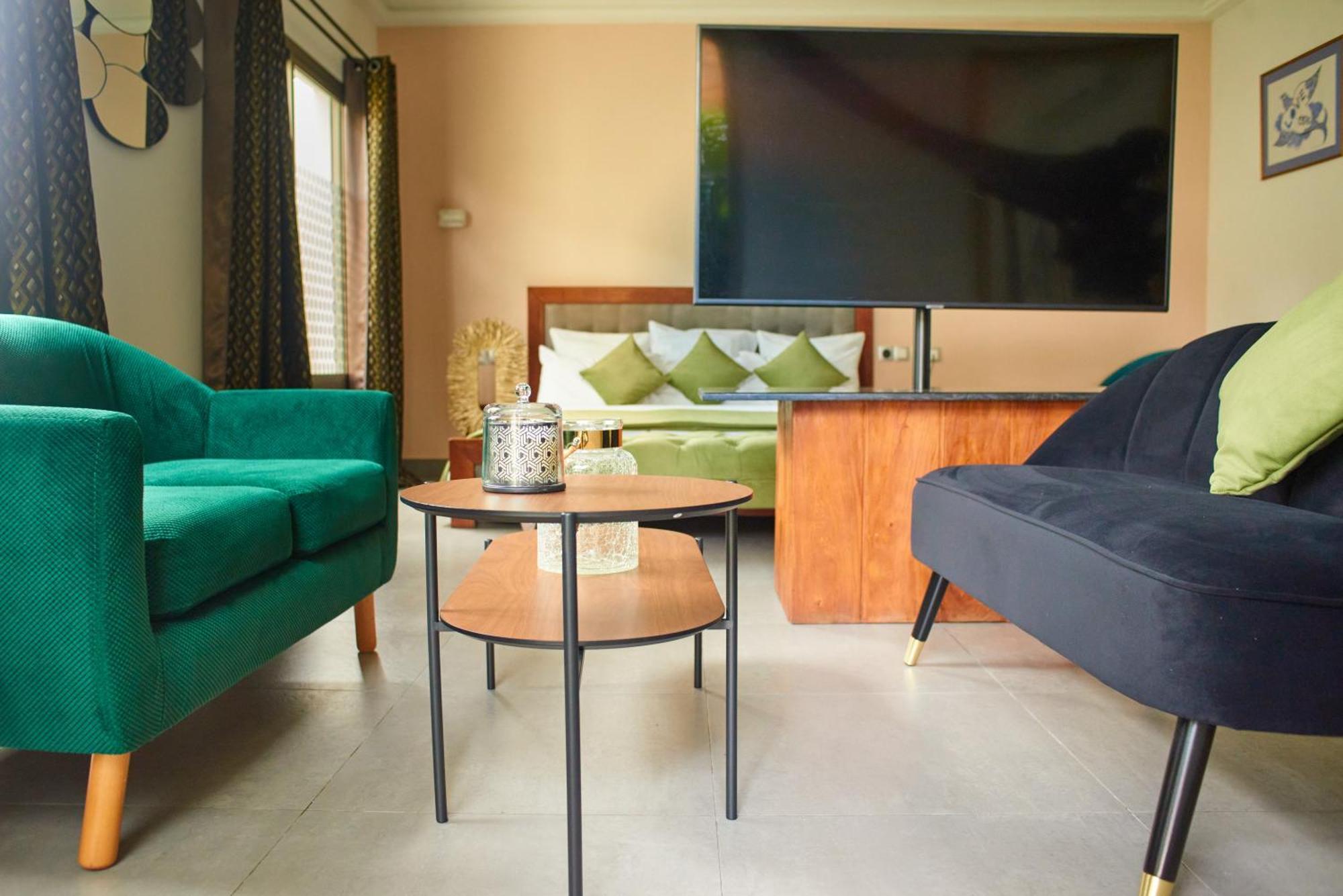 Le Kare Ebene Hotel Cotonou Exterior photo